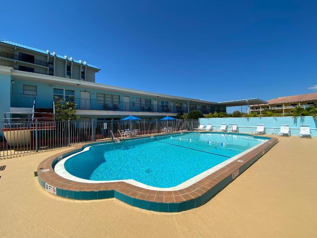 Beachside Resort Motel St. Pete Beach Eksteriør billede