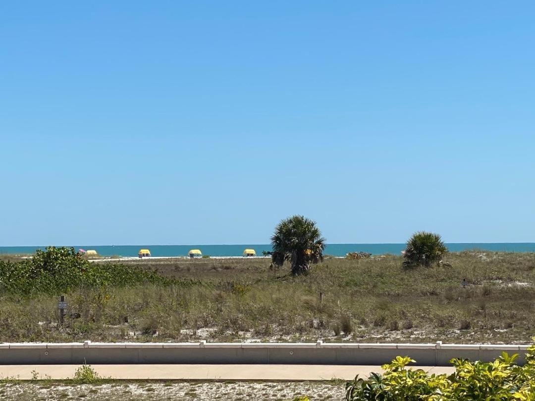 Beachside Resort Motel St. Pete Beach Eksteriør billede