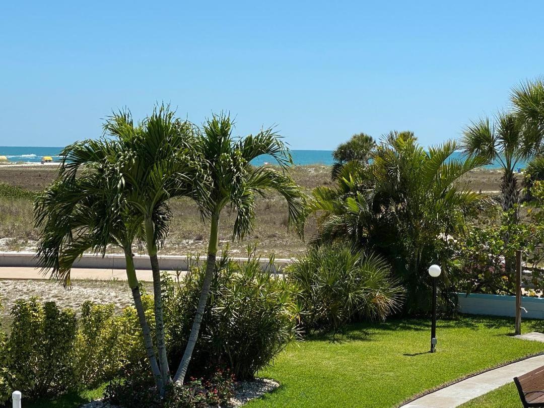 Beachside Resort Motel St. Pete Beach Eksteriør billede