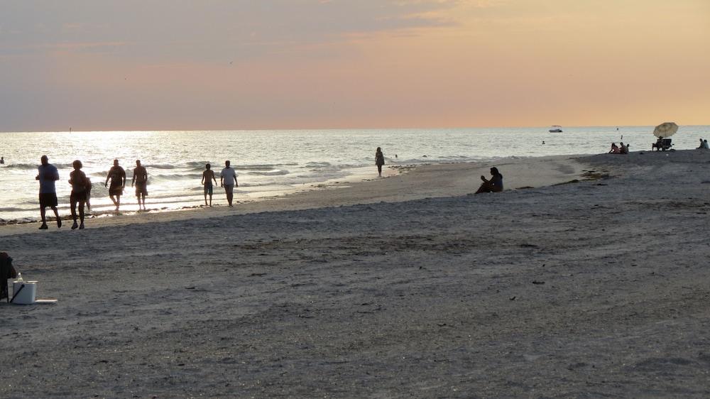 Beachside Resort Motel St. Pete Beach Eksteriør billede